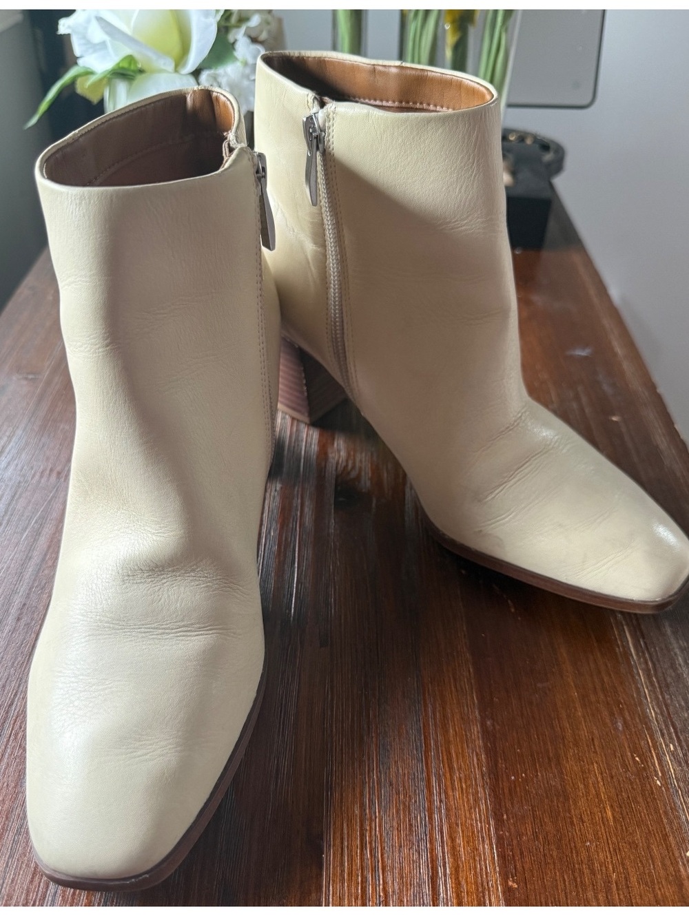 Franco Sarto soft leather ankle boots cream size 7.5